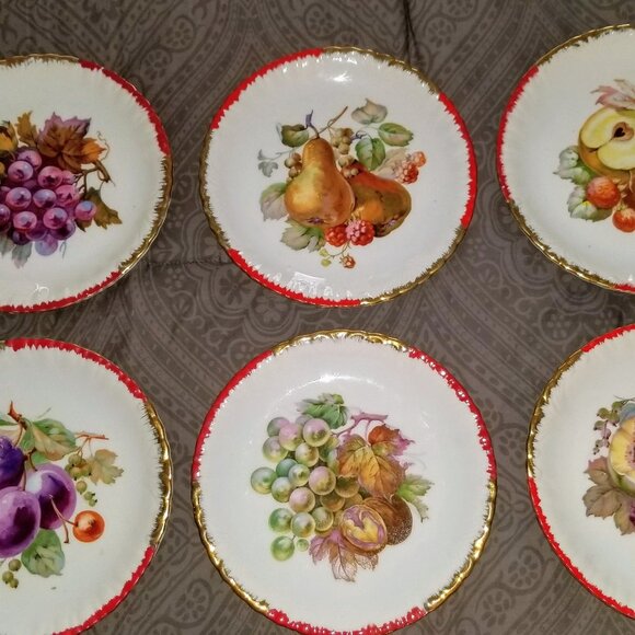 Vintage Gold Castle of Japan Plates Fruit Centers with Red and Gold Scallops - Picture 4 of 10